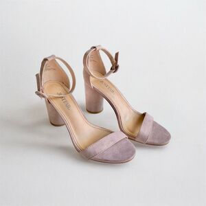 JustFab Blush Pink Velvet Ankle Strap Block Heels Size 5.5